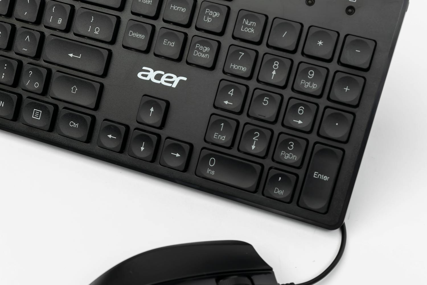Cel mai bun set de tastatura si mouse: Ghid complet pentru alegerea Cel mai bun set de tastatura si mouse