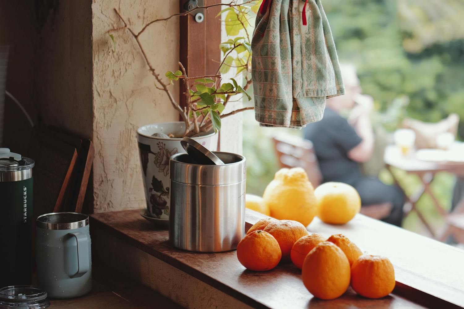 Cele mai bune mese de bucătărie: Ghid complet pentru alegerea celor mai bune mese de bucătărie