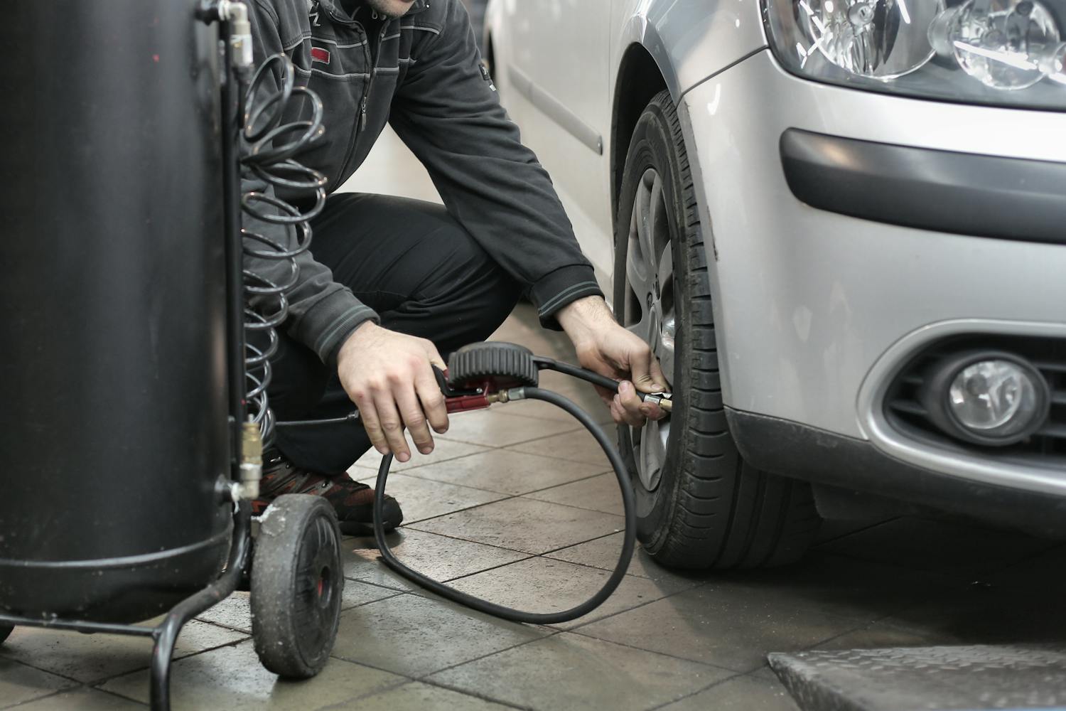 Ghid complet pentru a alege cel mai bun compresor de aer în 2025