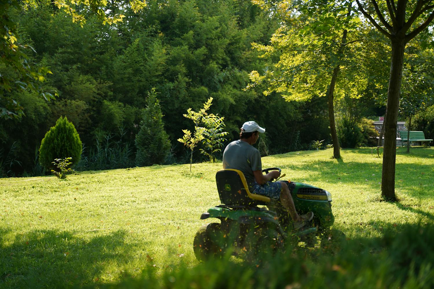 Cel mai bun tractoras pentru tuns gazonul în 2026